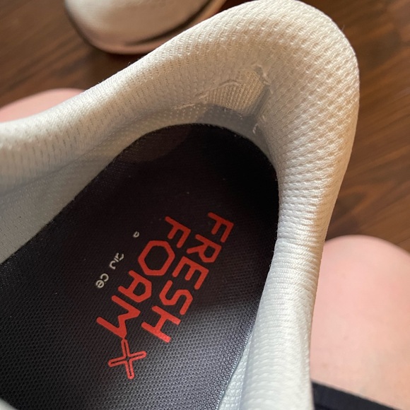 New Balance (fresh foam 880 v11) Running Shoes - Picture 5 of 6